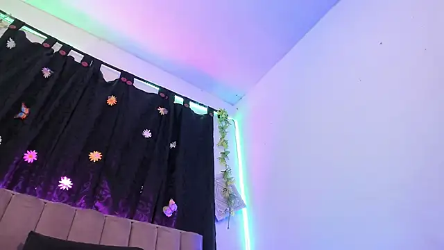 Snapshot of DeisyHarper chatting on September 2025 06:29:02 AM DeisyHarper online show from September 2025 06:29:02 AM