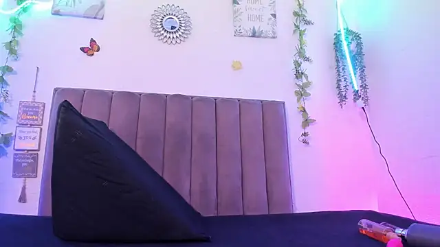 Snapshot of DeisyHarper chatting on October 2025 06:26:02 AM DeisyHarper online show from October 2025 06:26:02 AM