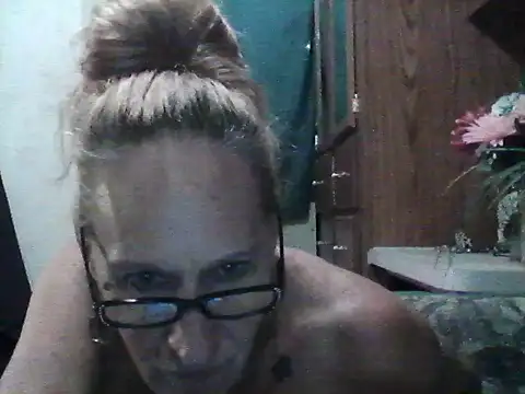 mistresszoila online show from December 2025 04:17:01 AM