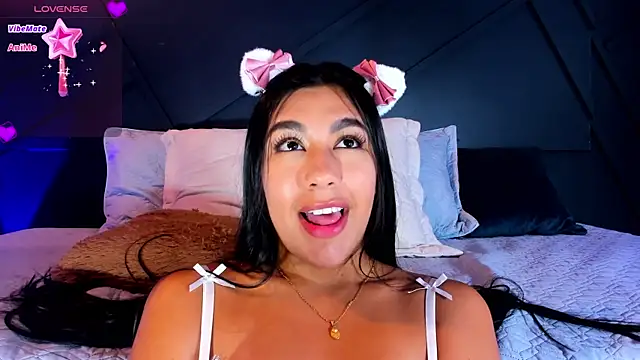 Emilyh  online show from January 2025 02:00:02 PM