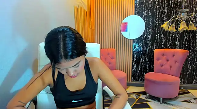 skinny cloe online show from December 2024 02:59:01 AM