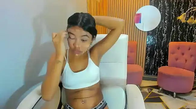 skinny cloe online show from December 2024 11:36:02 PM