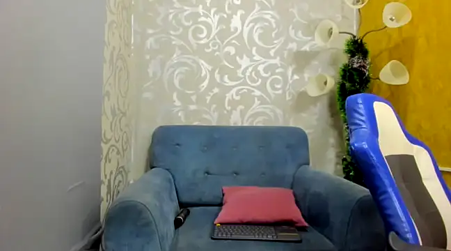 skinny cloe online show from December 2024 03:36:02 AM