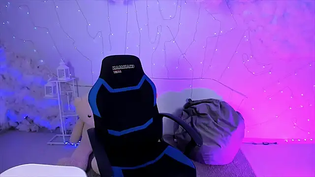 Snapshot of Sharon_Evansi chatting on December 2024 11:44:01 AM Sharon Evansi online show from December 2024 11:44:01 AM