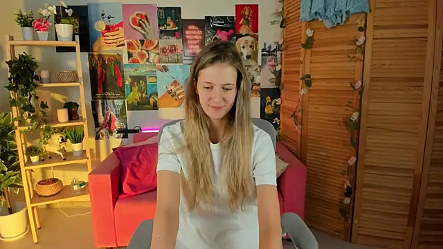 Snapshot of Sharon_Evansi chatting on December 2024 11:51:02 AM Sharon Evansi online show from December 2024 11:51:02 AM