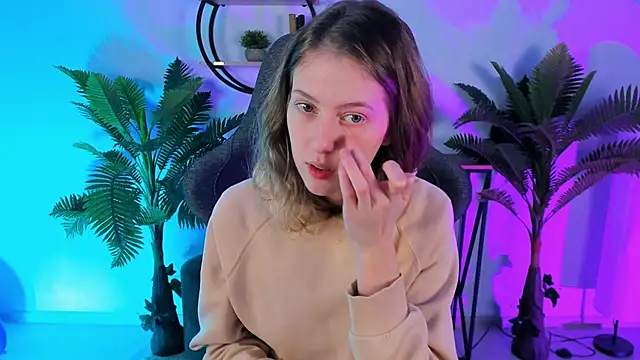 Snapshot of Sharon_Evansi chatting on December 2024 08:47:01 AM Sharon Evansi online show from December 2024 08:47:01 AM