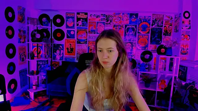 Snapshot of Sharon_Evansi chatting on December 2024 08:43:02 AM Sharon Evansi online show from December 2024 08:43:02 AM