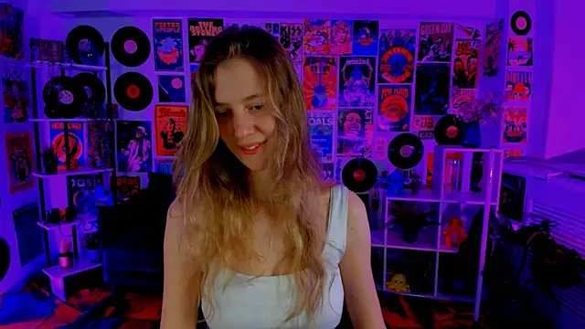 Snapshot of Sharon_Evansi chatting on December 2024 02:51:01 PM Sharon Evansi online show from December 2024 02:51:01 PM