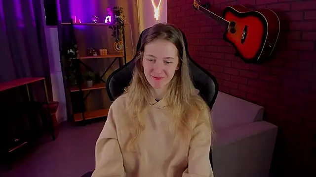 Snapshot of Sharon_Evansi chatting on January 2025 08:32:02 AM Sharon Evansi online show from January 2025 08:32:02 AM