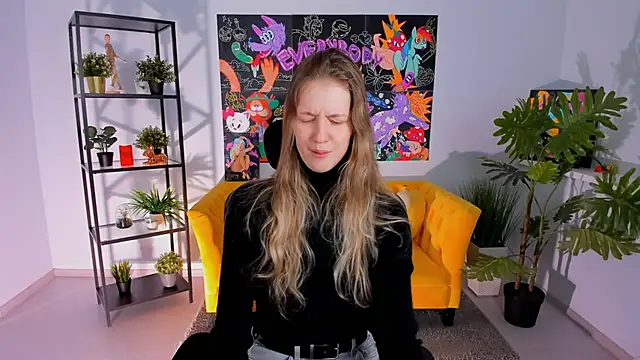 Snapshot of Sharon_Evansi chatting on February 2025 03:48:02 PM Sharon Evansi online show from February 2025 03:48:02 PM