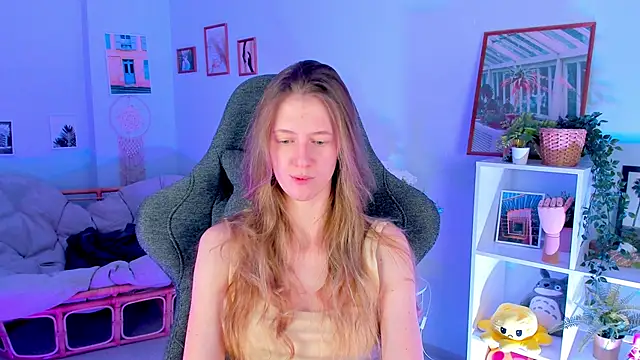 Snapshot of Sharon_Evansi chatting on March 2025 06:16:01 PM Sharon Evansi online show from March 2025 06:16:01 PM