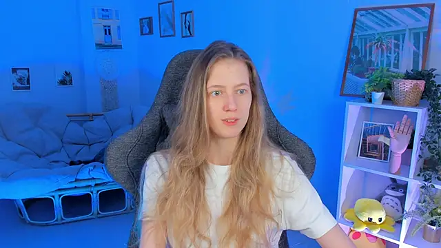 Snapshot of Sharon_Evansi chatting on March 2025 03:16:02 PM Sharon Evansi online show from March 2025 03:16:02 PM