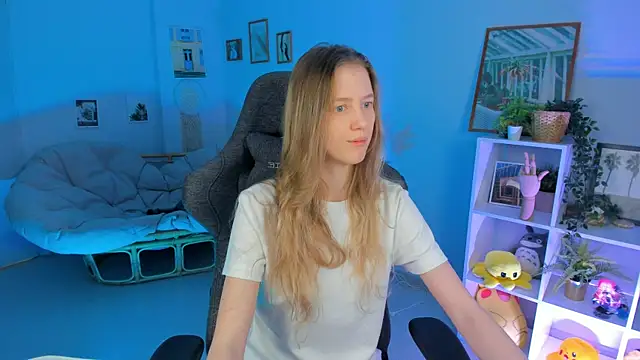 Snapshot of Sharon_Evansi chatting on March 2025 06:21:02 PM Sharon Evansi online show from March 2025 06:21:02 PM