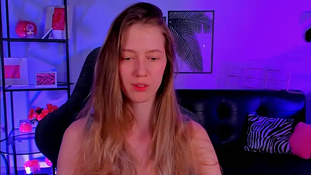 Snapshot of Sharon_Evansi chatting on March 2025 12:02:02 PM Sharon Evansi online show from March 2025 12:02:02 PM