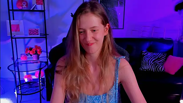 Snapshot of Sharon_Evansi chatting on March 2025 06:12:02 PM Sharon Evansi online show from March 2025 06:12:02 PM