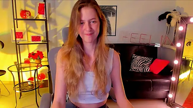 Snapshot of Sharon_Evansi chatting on March 2025 06:10:02 PM Sharon Evansi online show from March 2025 06:10:02 PM