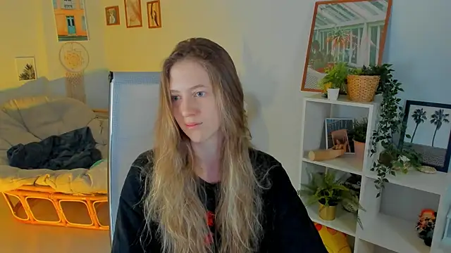 Snapshot of Sharon_Evansi chatting on March 2025 12:11:02 PM Sharon Evansi online show from March 2025 12:11:02 PM