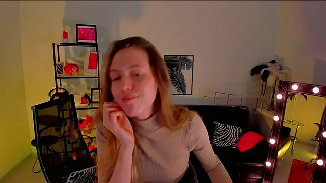 Snapshot of Sharon_Evansi chatting on March 2025 02:42:02 PM Sharon Evansi online show from March 2025 02:42:02 PM