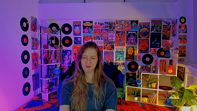 Snapshot of Sharon_Evansi chatting on March 2025 02:58:01 PM Sharon Evansi online show from March 2025 02:58:01 PM