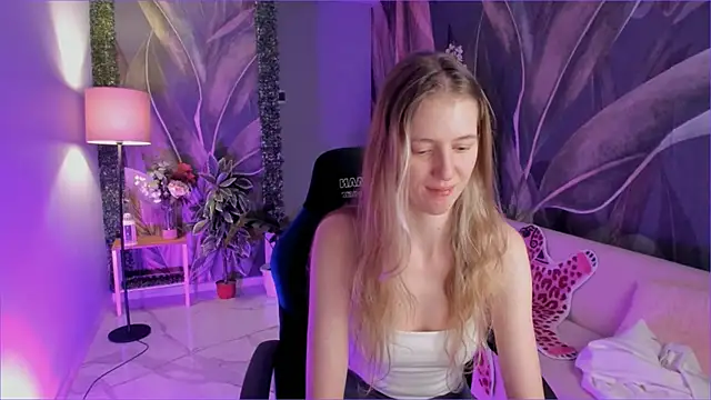 Snapshot of Sharon_Evansi chatting on December 2025 07:53:02 PM Sharon Evansi online show from December 2025 07:53:02 PM