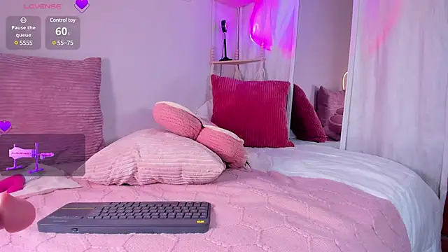 karlahush online show from December 2024 11:57:02 PM