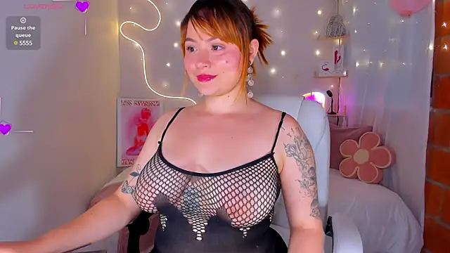karlahush online show from February 2025 11:15:02 PM