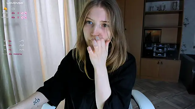 Snapshot of princessaalicc chatting on November 2025 07:51:02 AM princessaalicc online show from November 2025 07:51:02 AM