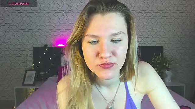 Mariel Brown online show from December 2024 02:28:01 PM