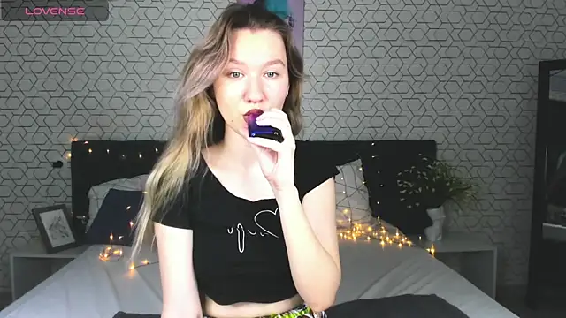 Mariel Brown online show from February 2025 08:31:01 AM