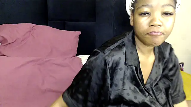 Busty-Londie online show from October 2025 05:12:01 PM