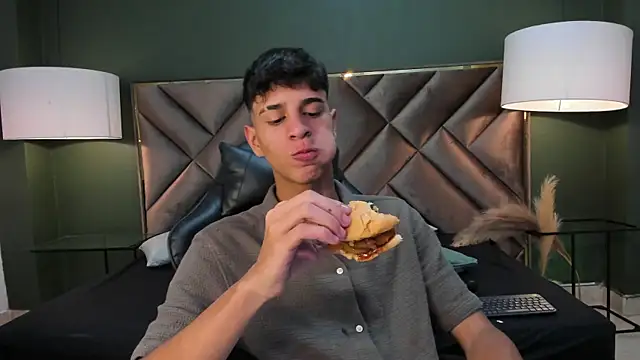Tyler Rodriguez online show from March 2025 03:22:01 AM