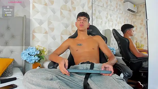 Tyler Rodriguez online show from March 2025 02:12:01 PM