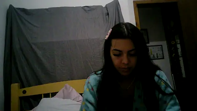 isabella048 online show from September 2025 08:11:02 PM