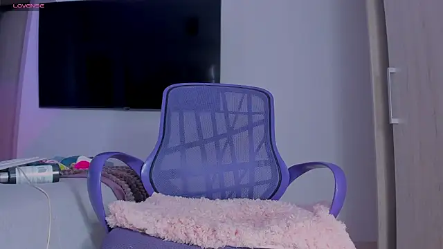 licky lu online show from December 2024 07:39:02 AM