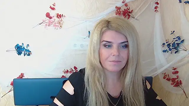 Julya Barbi online show from December 2024 03:22:02 PM