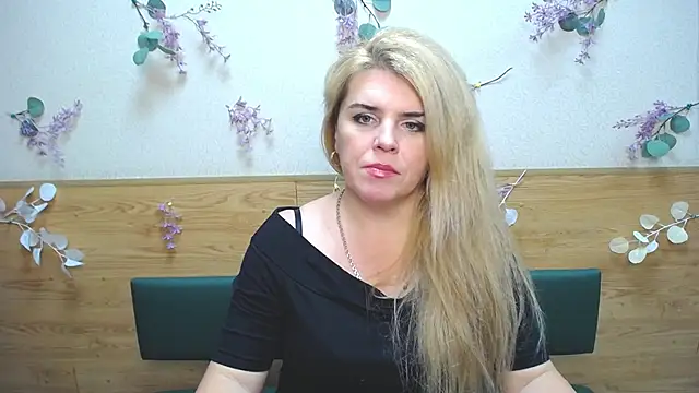 Julya Barbi online show from December 2024 06:01:01 AM