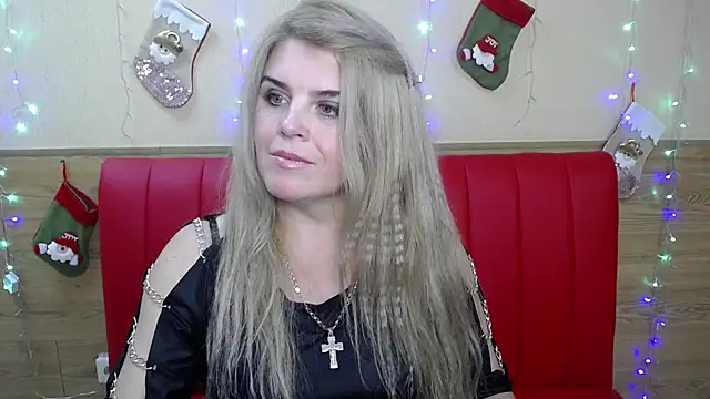Julya Barbi online show from December 2024 06:25:01 PM