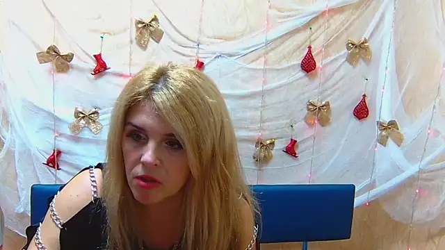 Julya Barbi online show from December 2024 06:05:01 PM