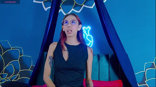 Lunamistyc online show from October 2025 07:34:01 PM