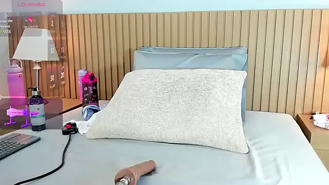 sexy mich 18 online show from December 2024 07:40:01 AM
