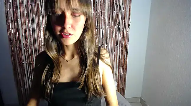 Snapshot of PrincessEmily_69 chatting on December 2024 02:23:01 AM PrincessEmily 69 online show from December 2024 02:23:01 AM