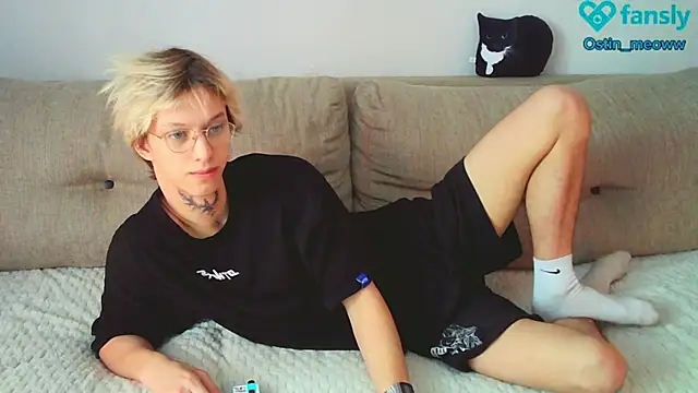 Ostin meow online show from February 2025 07:01:02 AM