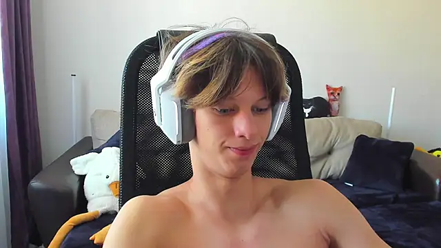 Ostin meow online show from September 2025 04:47:01 AM