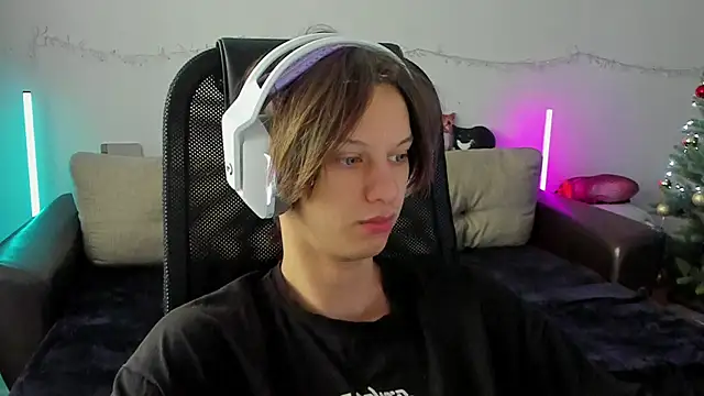 Ostin meow online show from December 2025 06:30:02 AM