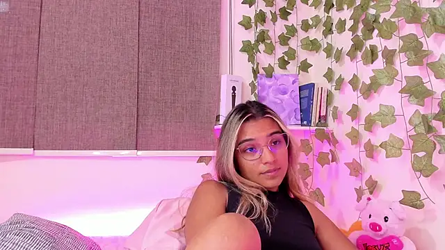 Annebull  online show from February 2025 02:33:01 AM