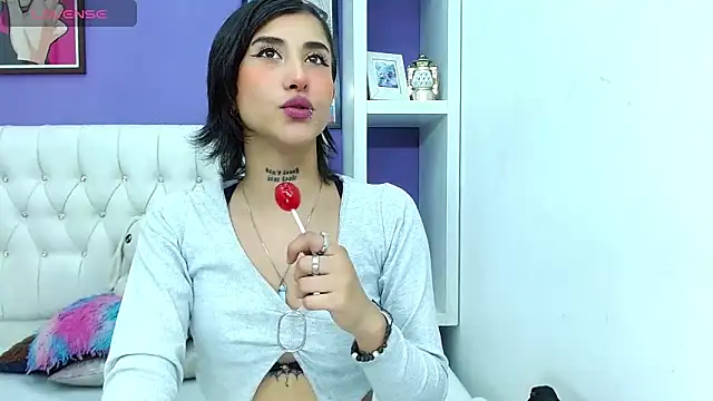 aliss-diaz online show from February 2025 08:36:02 PM