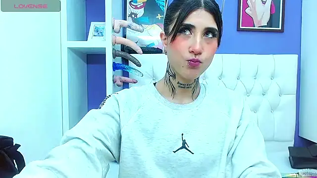aliss-diaz online show from March 2025 07:49:02 PM