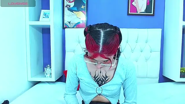 aliss-diaz online show from March 2025 11:00:02 PM