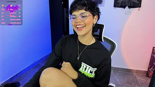 Snapshot of gooddess_isis chatting on October 2025 06:03:02 AM gooddess isis online show from October 2025 06:03:02 AM