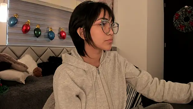 Snapshot of im_Luucy chatting on December 2024 02:00:02 PM im Luucy online show from December 2024 02:00:02 PM